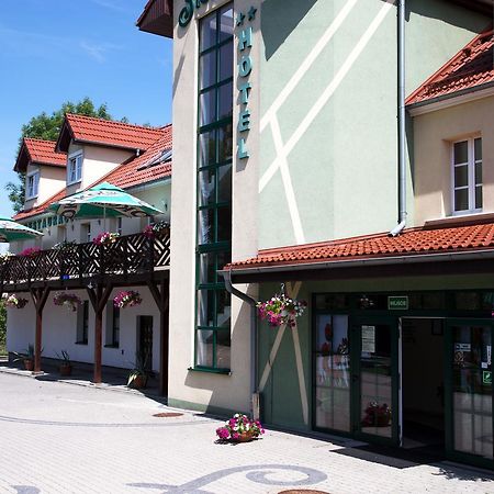 Centrum Restauracyjno-Hotelowe Florres Pawłowiczki Eksteriør billede